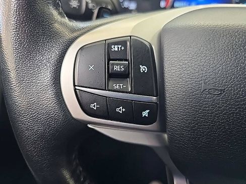 Used 2020 Ford Explorer XLT w/ Equipment Group 202A AWD/4WD image 17