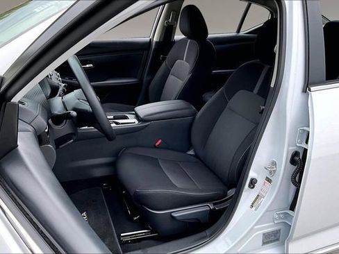 Used 2025 Nissan Sentra SV image 20