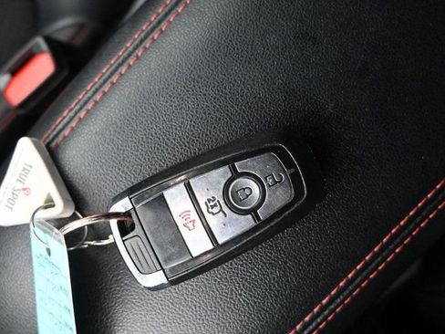 Used 2025 Ford Escape ST-Line image 11