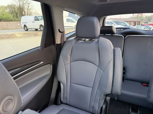 Used 2020 Buick Enclave Essence w/ LPO, Luxury Package image 32