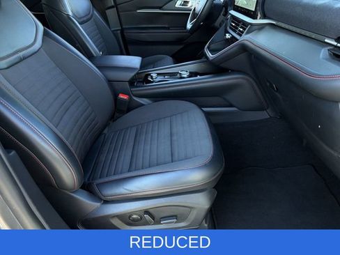 Used 2025 Ford Explorer ST-Line w/ ST-Line Street Pack AWD/4WD image 34