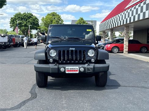 Used 2017 Jeep Wrangler Sport w/ Connectivity Group AWD/4WD image 2