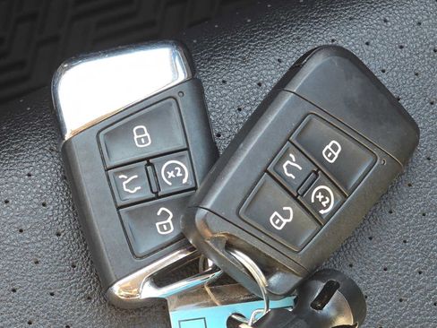 Used 2021 Volkswagen Atlas SE w/ Panoramic Sunroof Package AWD/4WD image 34