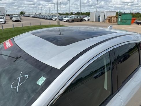 Used 2025 Nissan Murano SL AWD/4WD image 16