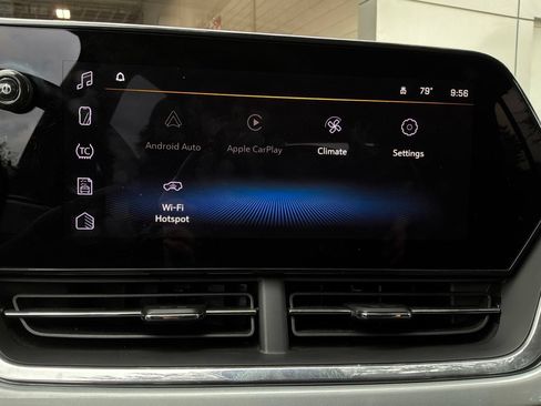 Used 2025 Chevrolet Trax LT w/ LT Convenience Package FWD image 28