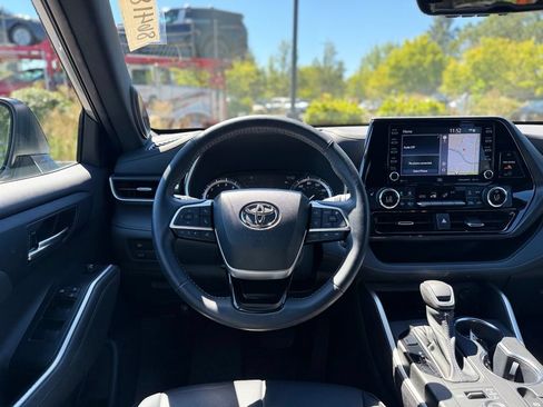 Used 2022 Toyota Highlander XSE AWD/4WD image 24