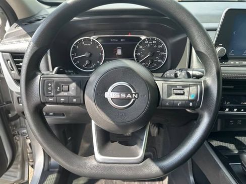 Used 2024 Nissan Rogue SV AWD/4WD image 18