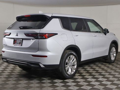 New 2026 Mitsubishi Outlander ES AWD/4WD image 9