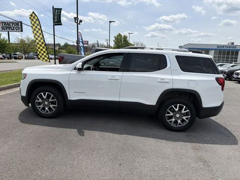 Used 2023 GMC Acadia SLT AWD/4WD image 10