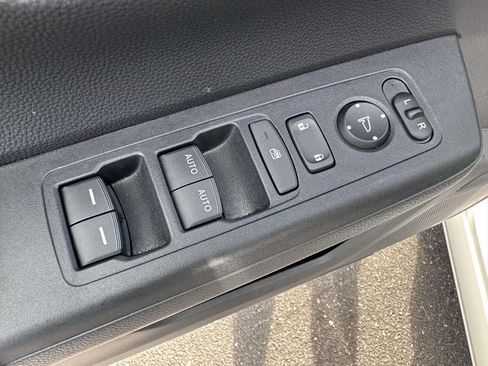Used 2025 Honda CR-V Sport image 9