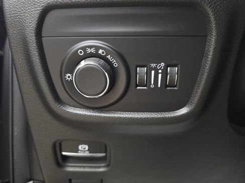 Used 2023 Jeep Grand Cherokee L Laredo AWD/4WD image 38