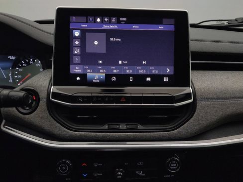 Used 2024 Jeep Compass Latitude image 25