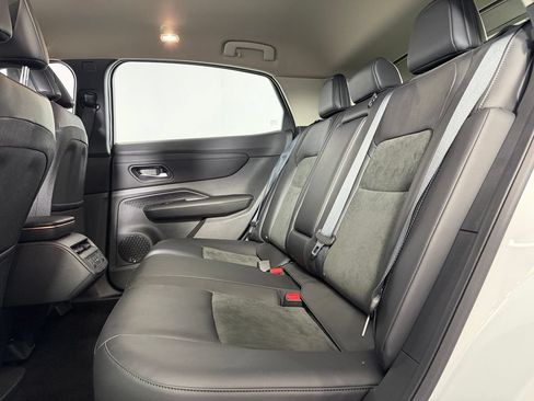Used 2024 Nissan Ariya FWD image 24