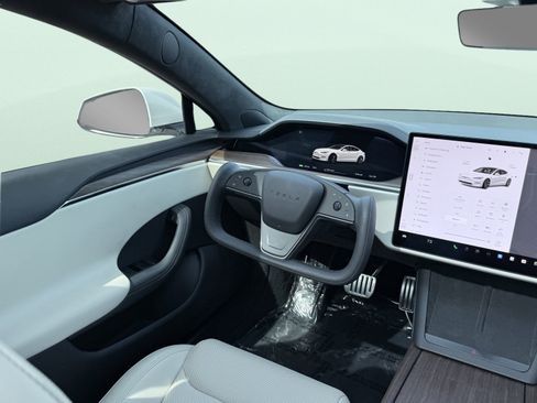 Used 2025 Tesla Model S image 55