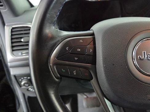 Used 2020 Jeep Grand Cherokee Laredo image 19