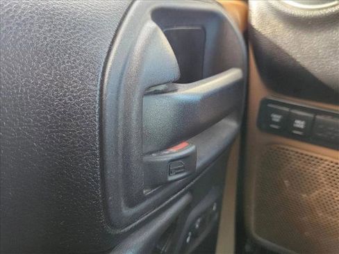 Used 2014 Jeep Wrangler Unlimited Rubicon w/ Connectivity Group image 15