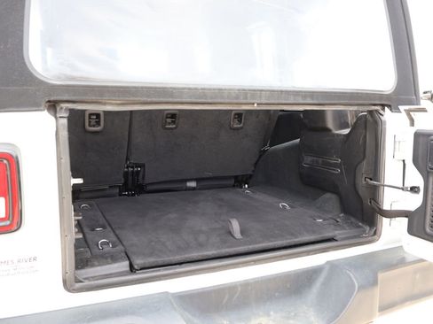 Used 2024 Jeep Wrangler Unlimited Sport AWD/4WD image 15