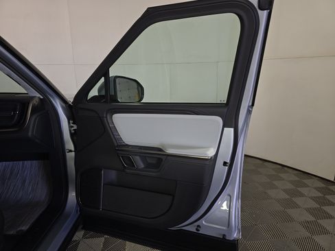 Used 2024 Rivian R1S Adventure AWD/4WD image 18