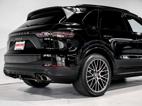Used 2022 Porsche Cayenne S image 38