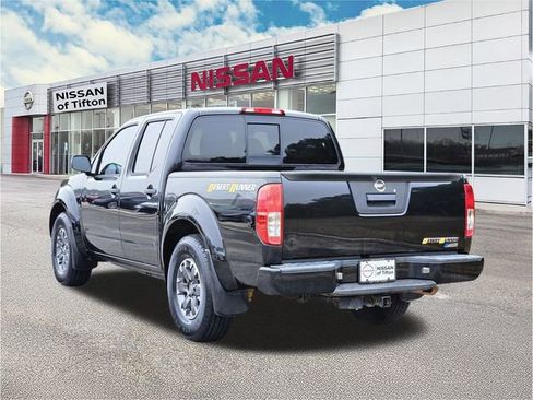 Used 2018 Nissan Frontier SV image 6