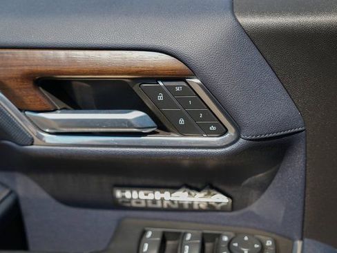 Used 2024 Chevrolet Silverado 1500 High Country w/ Technology Package image 17