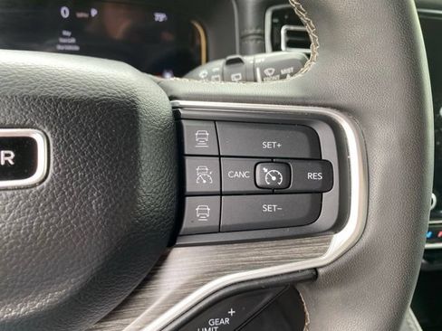 Used 2024 Jeep Wagoneer Series II AWD/4WD image 19