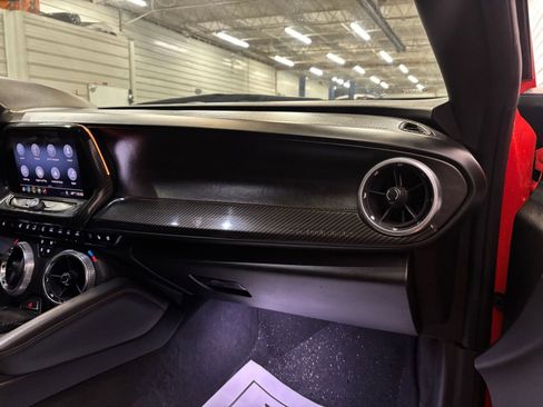 Used 2019 Chevrolet Camaro SS image 28