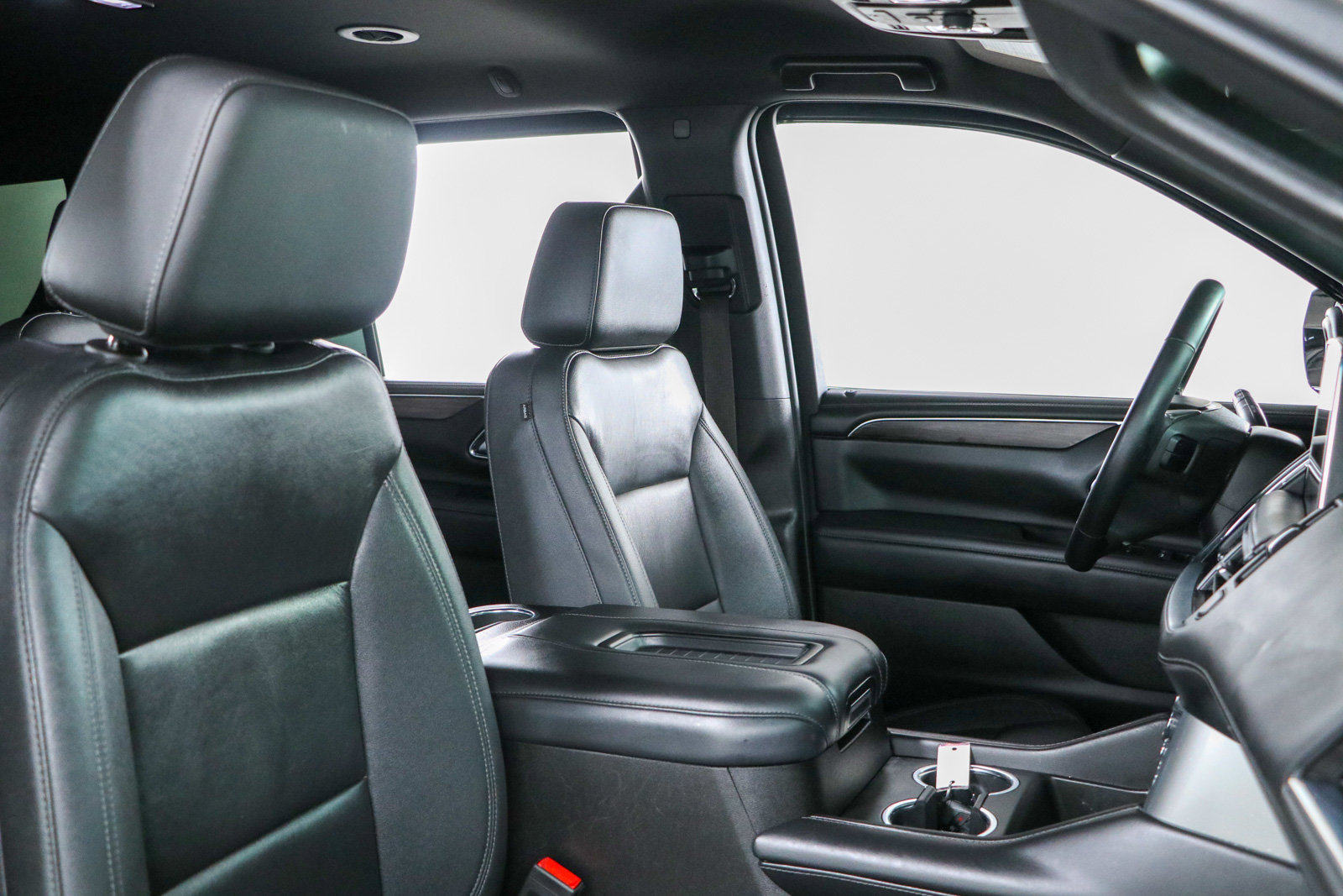Used 2023 Chevrolet Tahoe LT w/ Luxury Package RWD image 30
