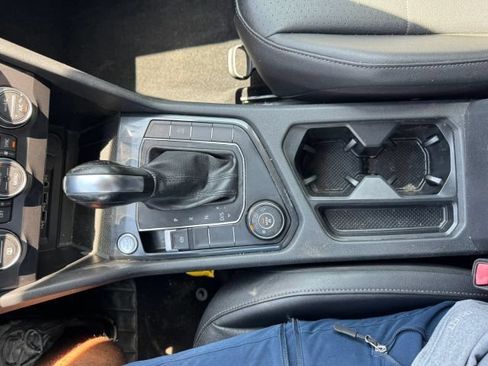 Used 2020 Volkswagen Tiguan SE AWD/4WD image 14