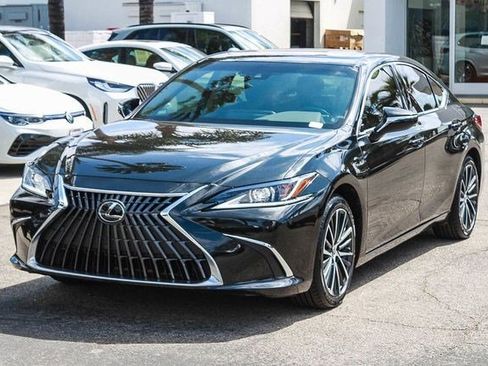 Used 2024 Lexus ES 350 w/ Premium Package FWD image 3