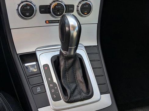 Used 2014 Volkswagen CC Sport image 11