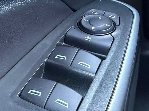 Used 2025 Chevrolet Trax LS FWD image 21