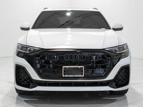 Used 2024 Audi Q8 Prestige image 2