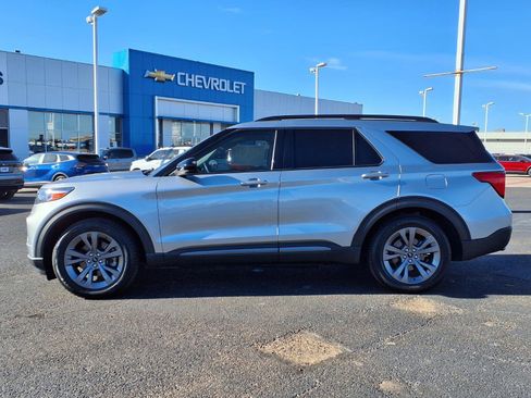 Used 2022 Ford Explorer XLT w/ Equipment Group 202A image 22