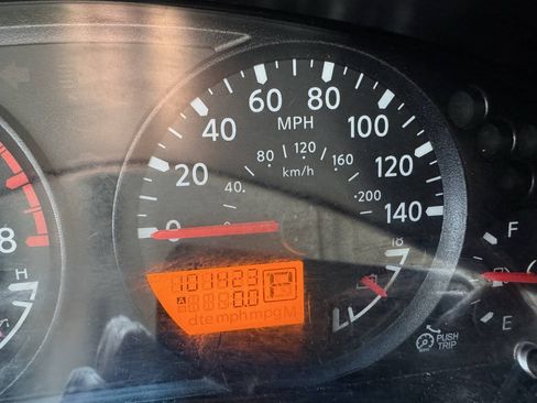 Used 2013 Nissan Frontier SV AWD/4WD image 30