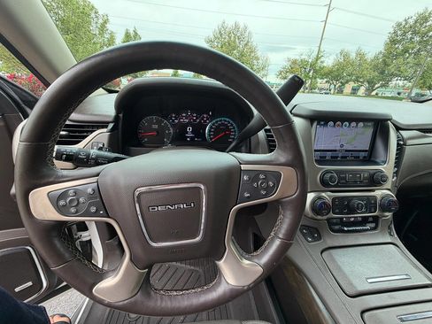 Used 2018 GMC Yukon XL Denali w/ Open Road Package AWD/4WD image 15
