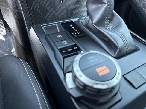 Used 2025 Toyota Tacoma TRD Sport AWD/4WD image 34