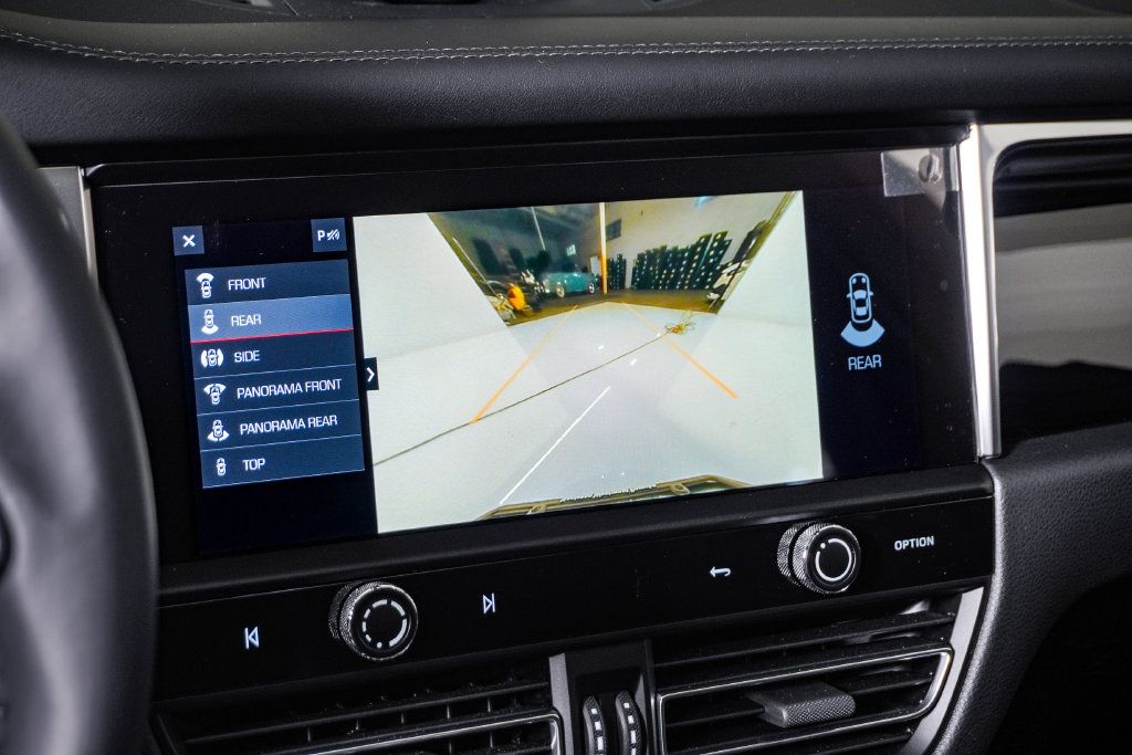 Certified 2026 Porsche Macan AWD/4WD image 23