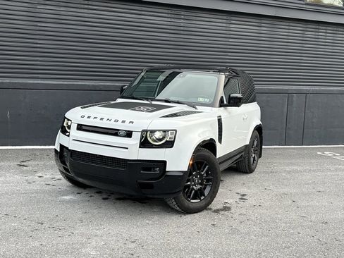 Used 2024 Land Rover Defender 90 X-Dynamic SE image 6