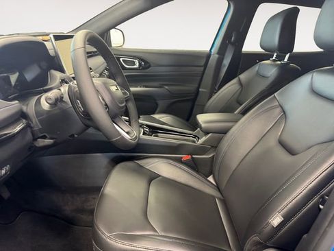 New 2026 Jeep Compass Limited image 7