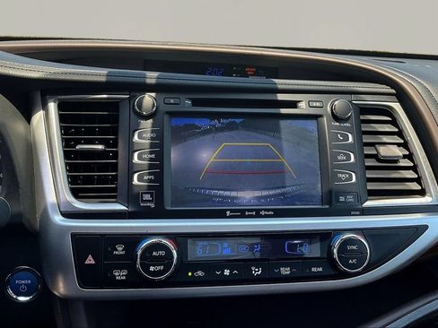 Used 2018 Toyota Highlander Limited AWD/4WD image 13