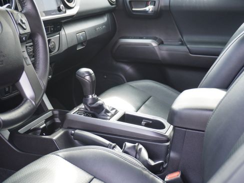 Used 2021 Toyota Tacoma TRD Sport w/ TRD Premium Sport Package image 22