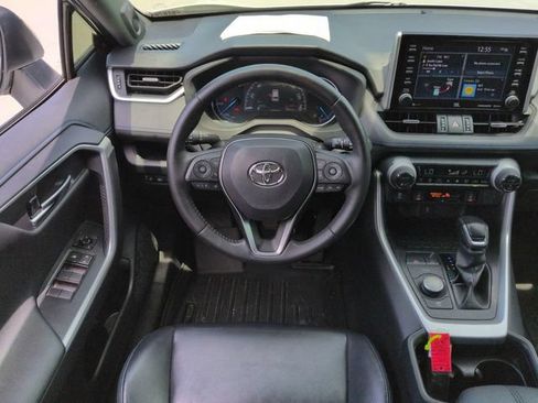 Used 2020 Toyota RAV4 XSE w/ XSE Grade Weather Package AWD/4WD image 18