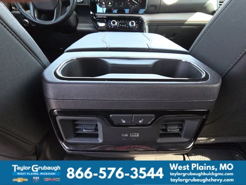 Used 2024 GMC Sierra 1500 AT4 w/ Technology Package AWD/4WD image 33