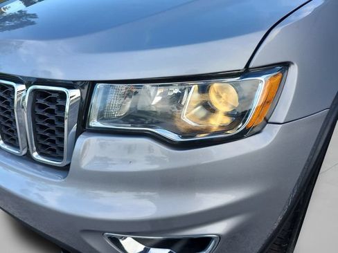 Used 2021 Jeep Grand Cherokee Laredo AWD/4WD image 14