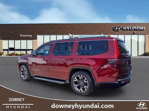 Used 2024 Jeep Wagoneer Series III AWD/4WD image 5