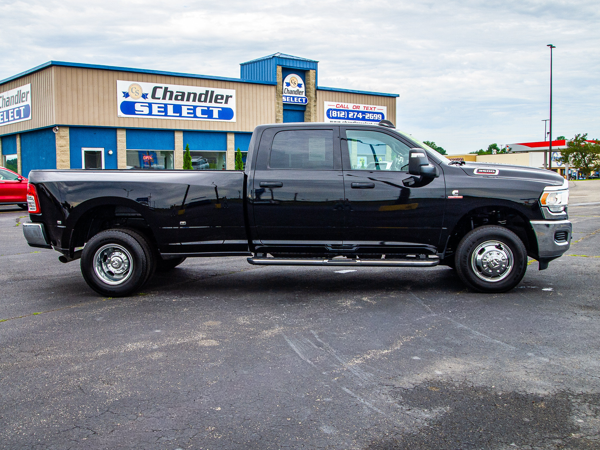 Used 2024 RAM 3500 Tradesman w/ Chrome Appearance Group AWD/4WD image 8