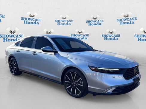 Certified 2025 Honda Accord Touring image 10