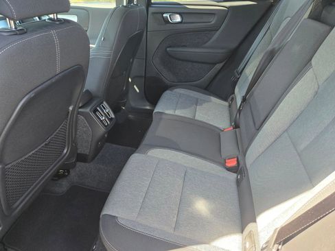 Used 2025 Volvo XC40 B5 Core AWD/4WD image 15