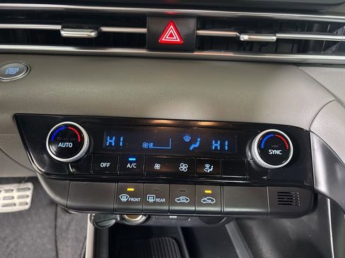 Used 2025 Hyundai Elantra Sport image 17